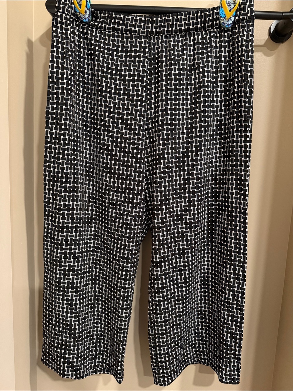 Alfani Black & White Interlocked Pattern Wide-Leg Pants
